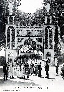 2329- Miliana - Fete - Porte du Bal